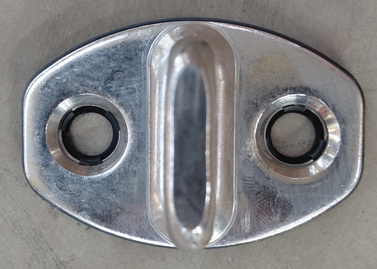 Q5 DOOR STRIKER PLATE