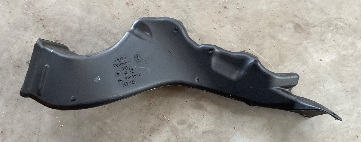 Q5 LEFT FRONT FOOTWELL VENT