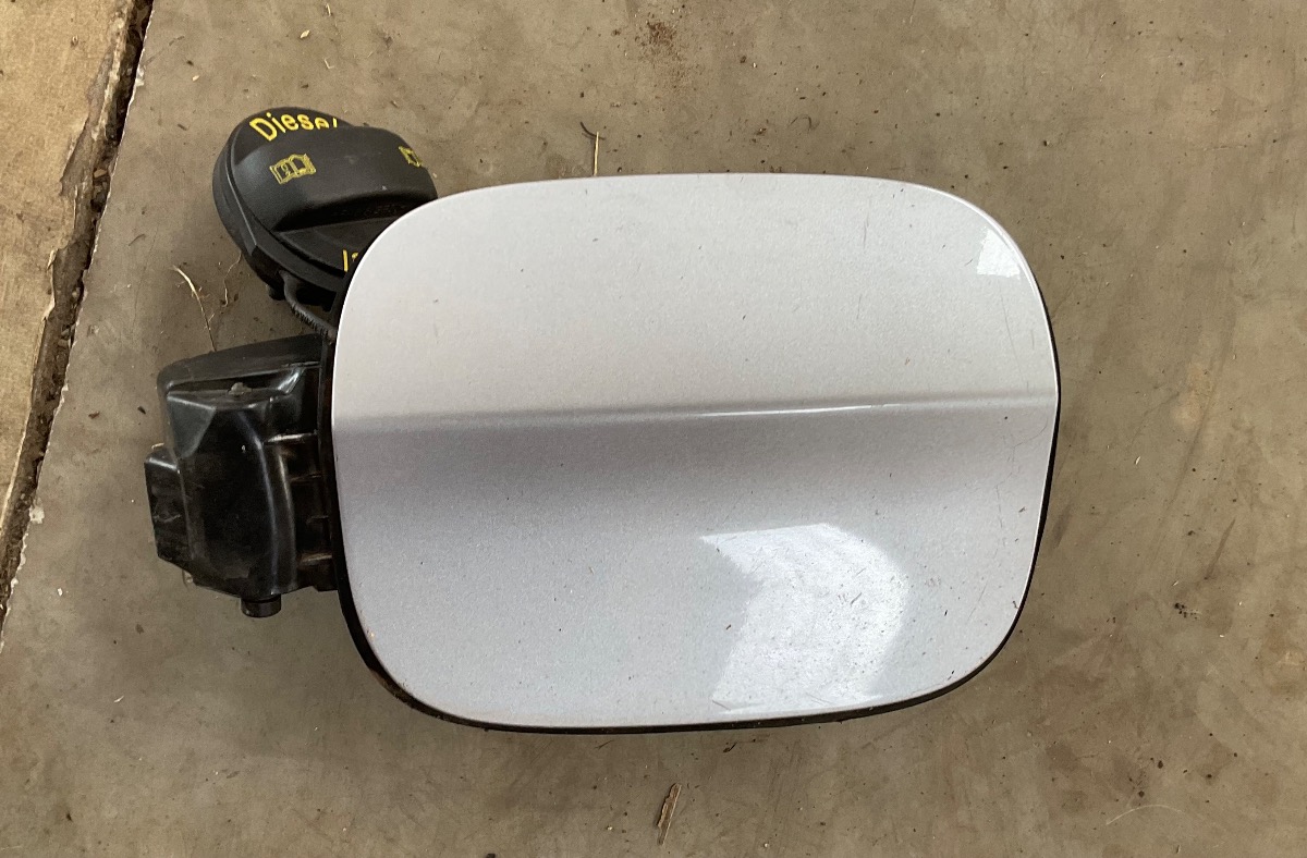 Q5 FUEL FILLER HOUSING