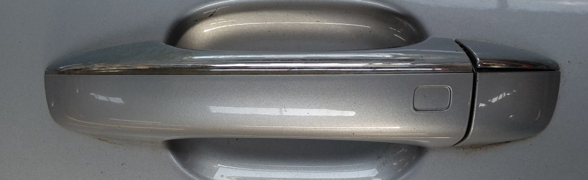 Q5 LEFT FRONT DOOR HANDLE
