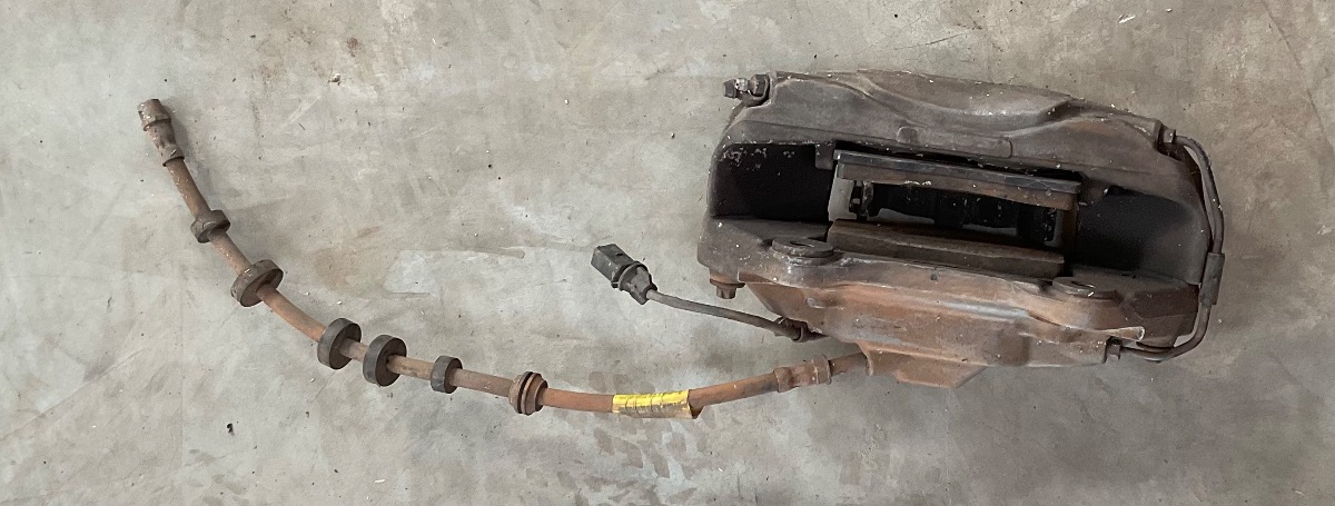 Q5 LEFT FRONT BRAKE CALIPER