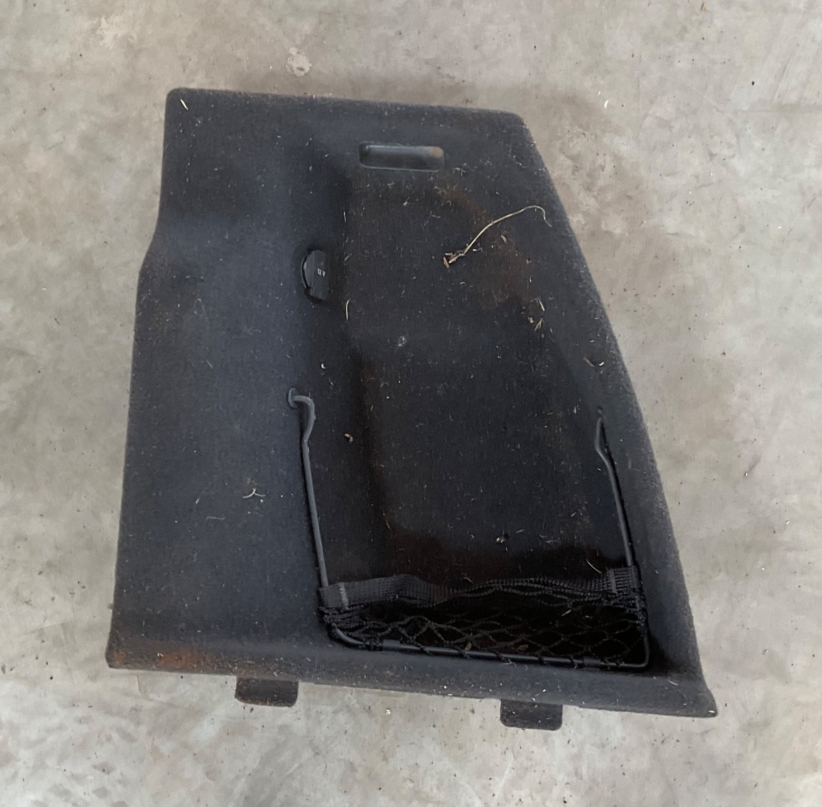 Q5 RIGHT INNER BOOT TRIM