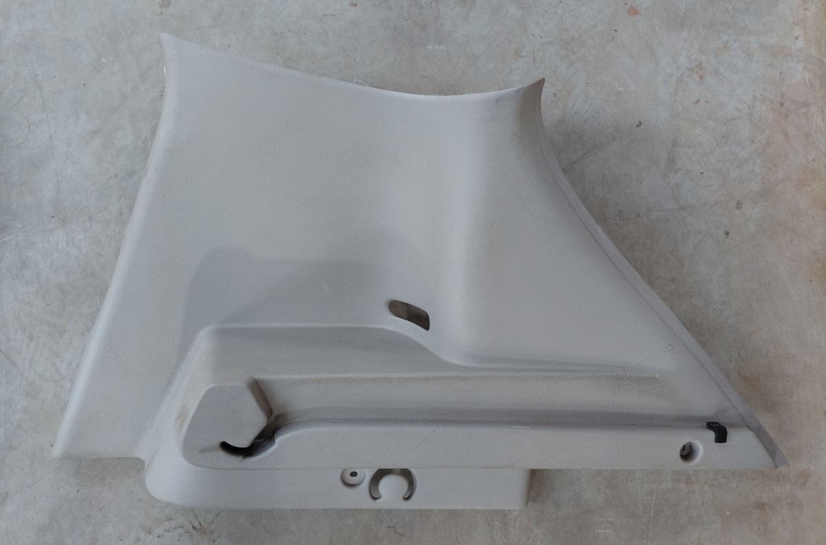SANDERO II RIGHT REAR PARCEL SHELF CARRIER