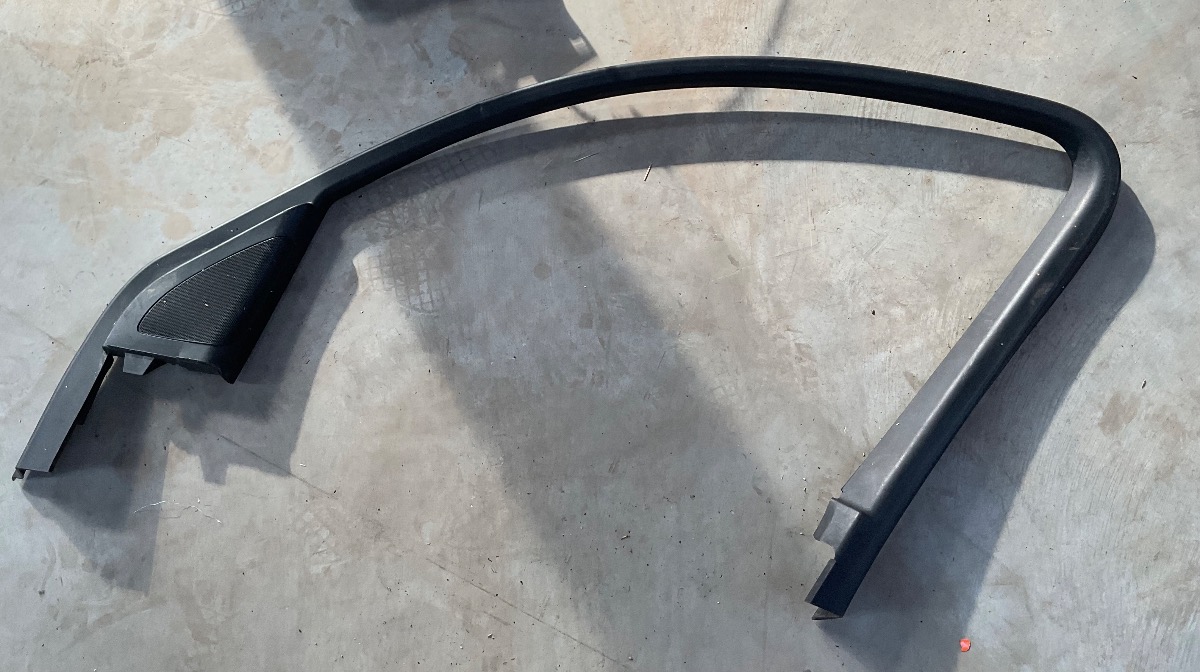 Q5 RIGHT FRONT INNER DOOR TRIM
