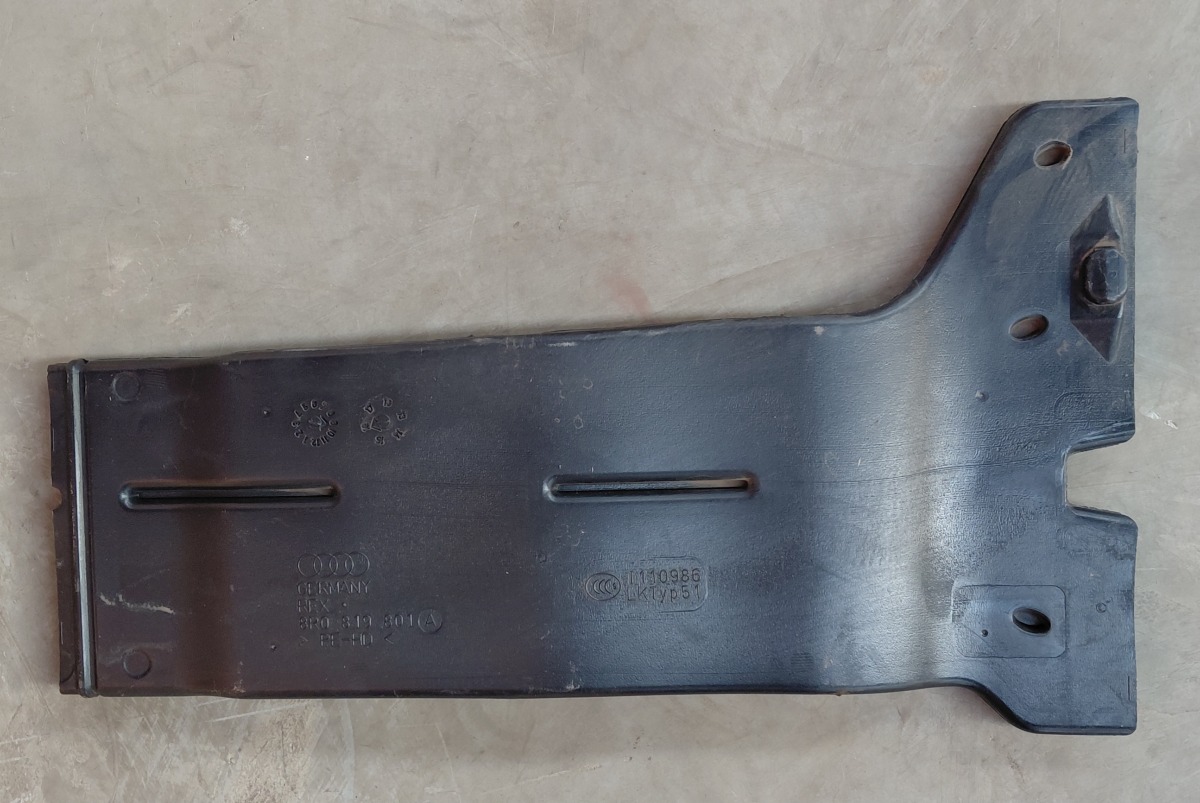 Q5 LEFT DASH AIR DUCT