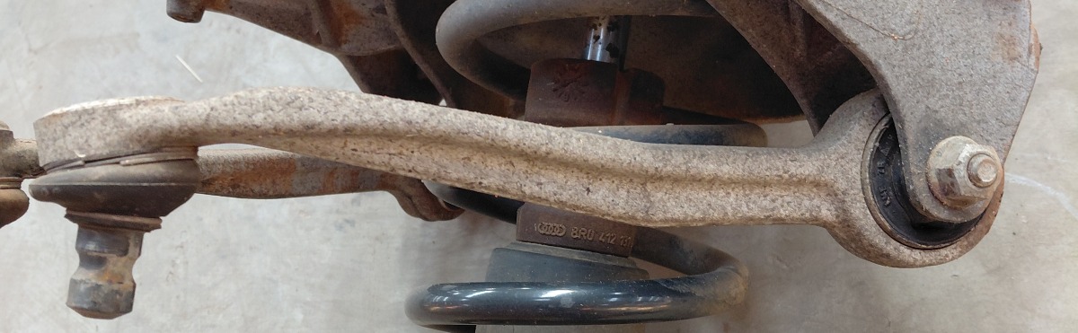 Q5 RIGHT FRONT UPPER CONTROL ARM