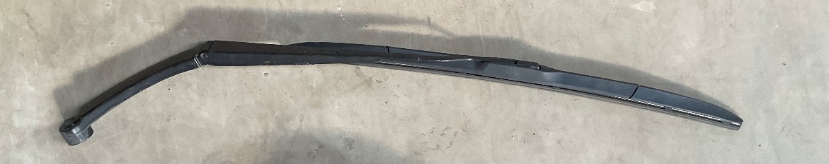 HILUX GD RIGHT WIPER ARM