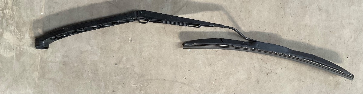 HILUX GD LEFT WIPER ARM