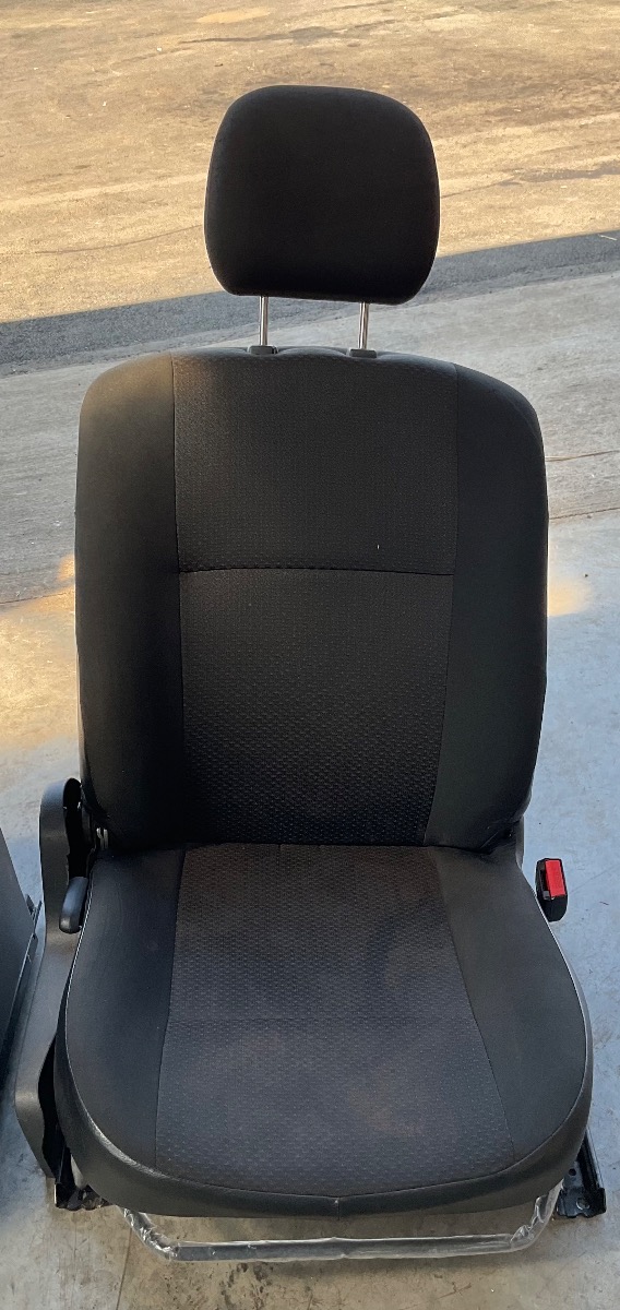 NP200 PASSANGER SEAT