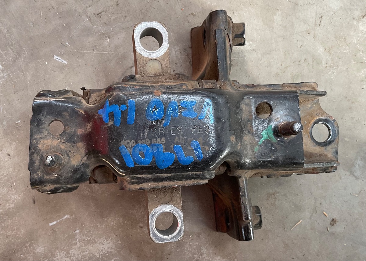 POLO GEARBOX MOUNTING