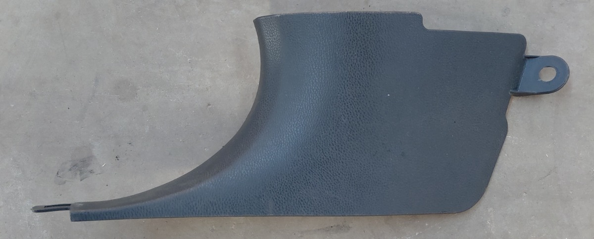 86 LEFT FRONT LOWER A-PILLAR TRIM