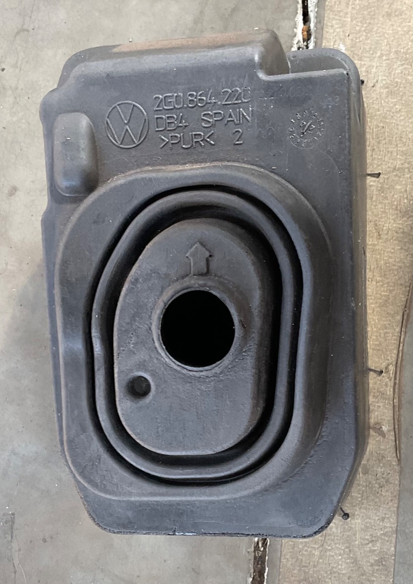 POLO MK 8/9 GEAR SELECTOR COVER
