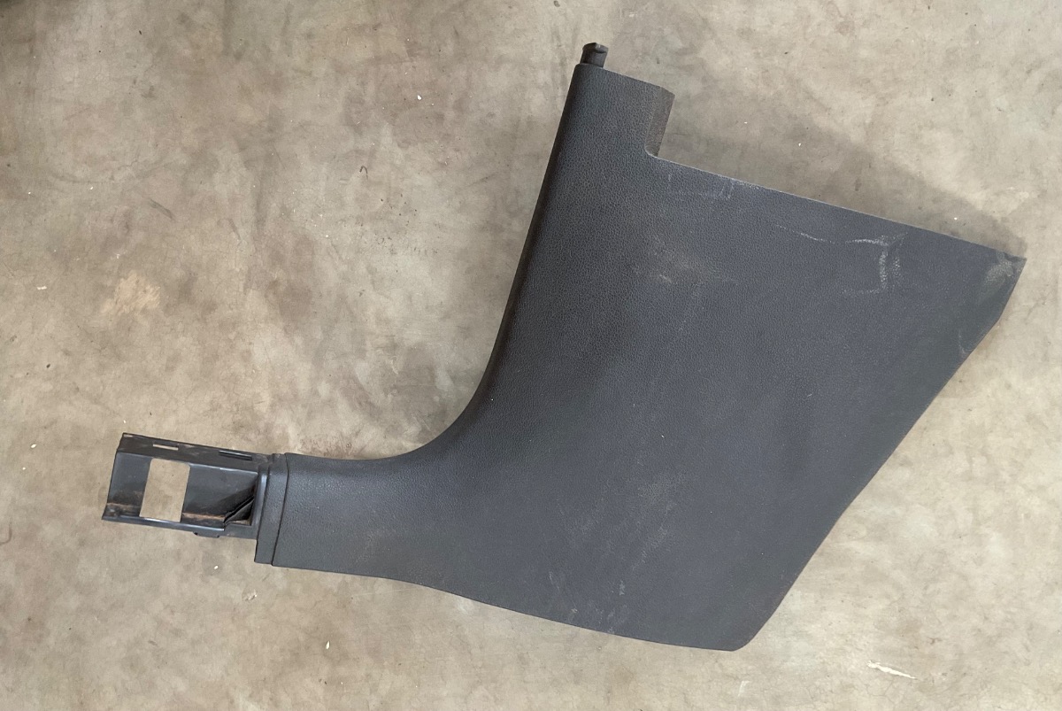 POLO MK8/9 A PILLAR LOWER TRIM COVER