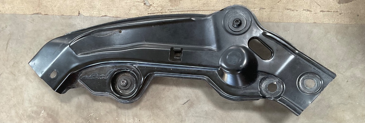 POLO MK8/9 UPPER HEADLIGHT BRACKET RIGHT