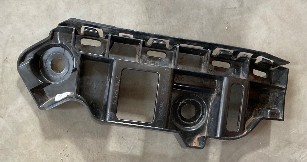 POLO MK8/9 RIGHT REAR BUMPER SLIDE