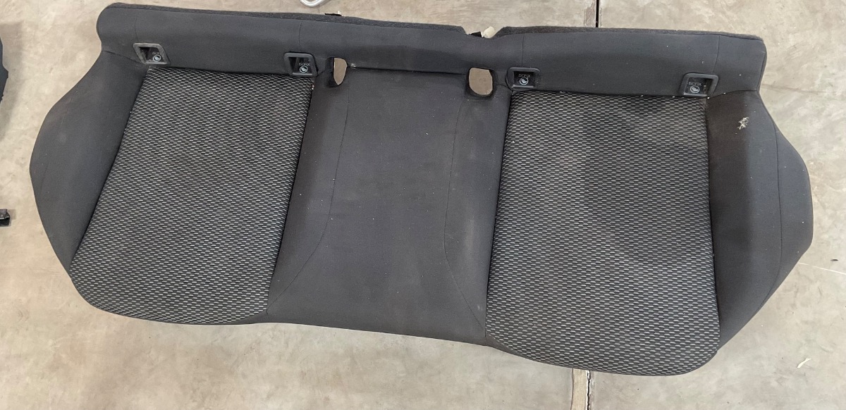 POLO MK 8/9 REAR SEAT LOWER