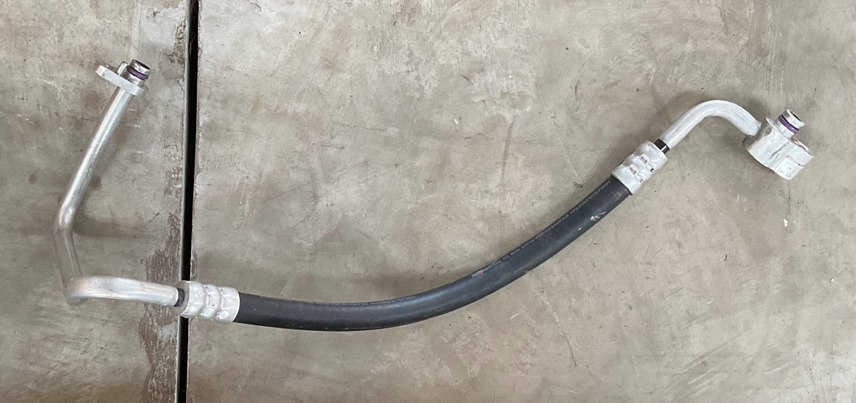 POLO MK8/9 AIR CON PIPE