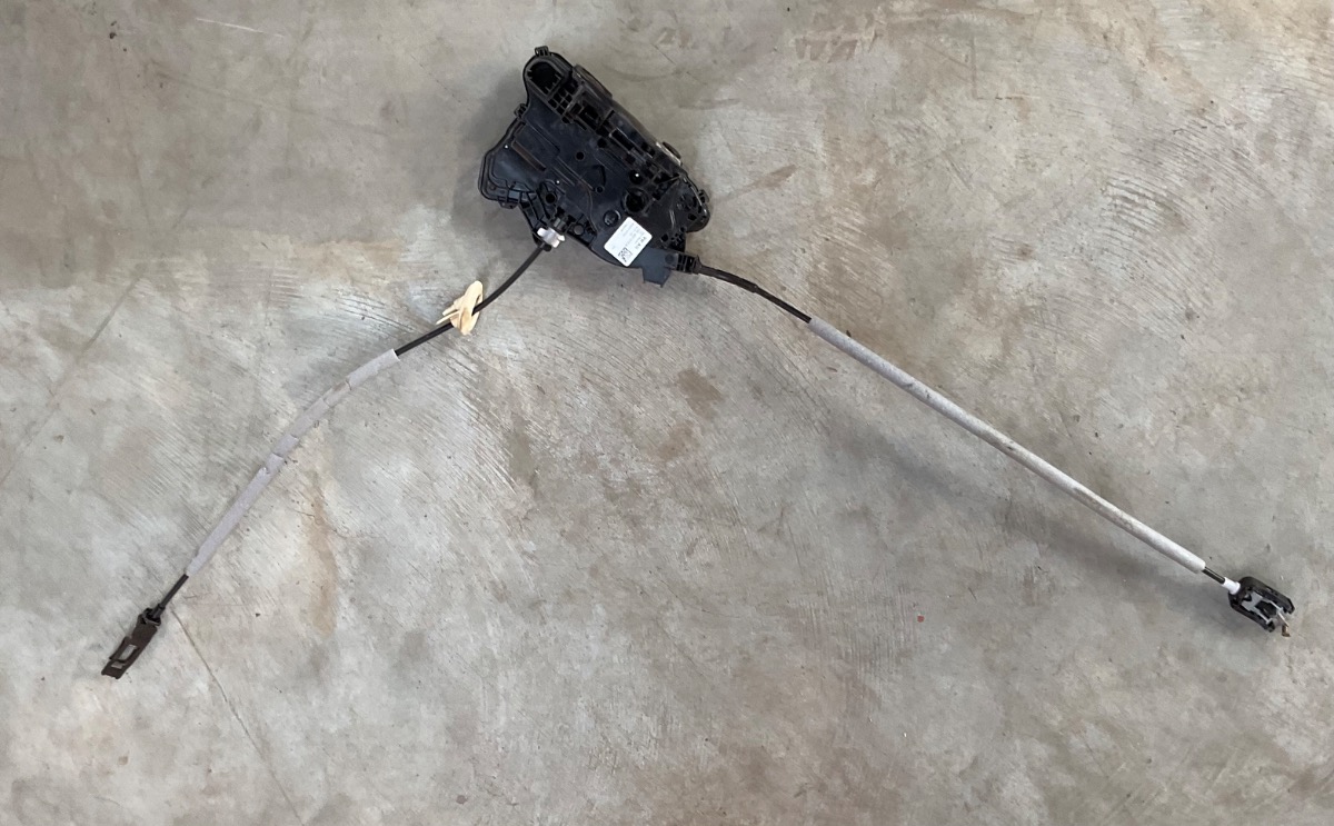 POLO MK 8/9 DOOR LOCK LEFT FRONT