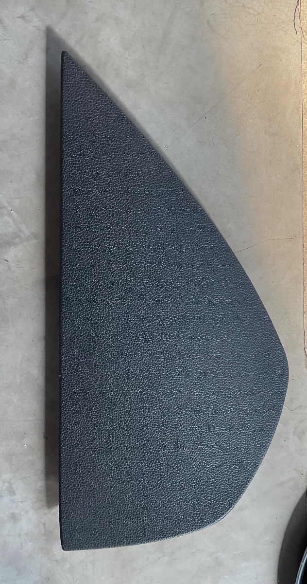 POLO MK 8/9 DASH END COVER RIGHT