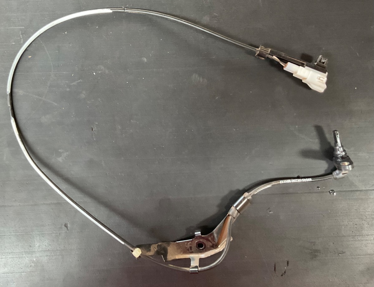 Toyota Hi-lux Base Model Rear ABS Sensor