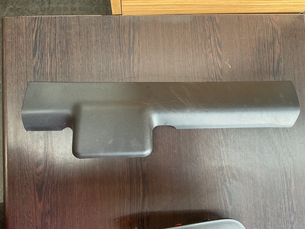 FRONX LEFT FRONT INNER SILL TRIM