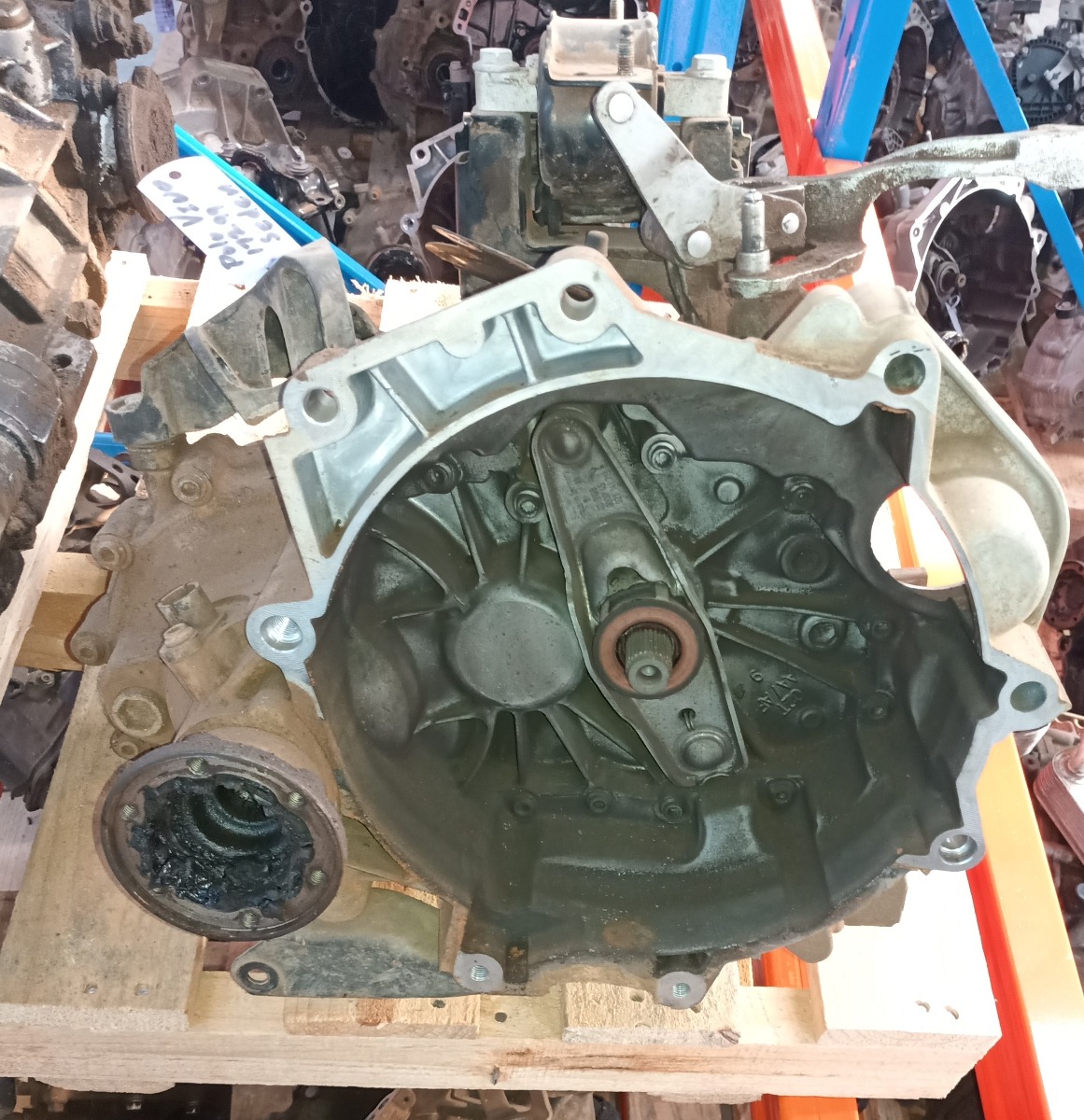 POLO VIVO 1.4 MANUAL GEARBOX