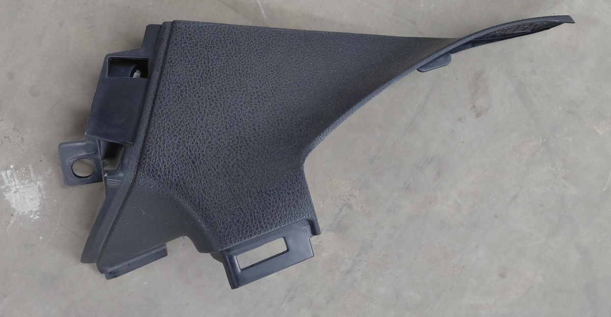 86 RIGHT REAR UPPER PILLAR TRIM