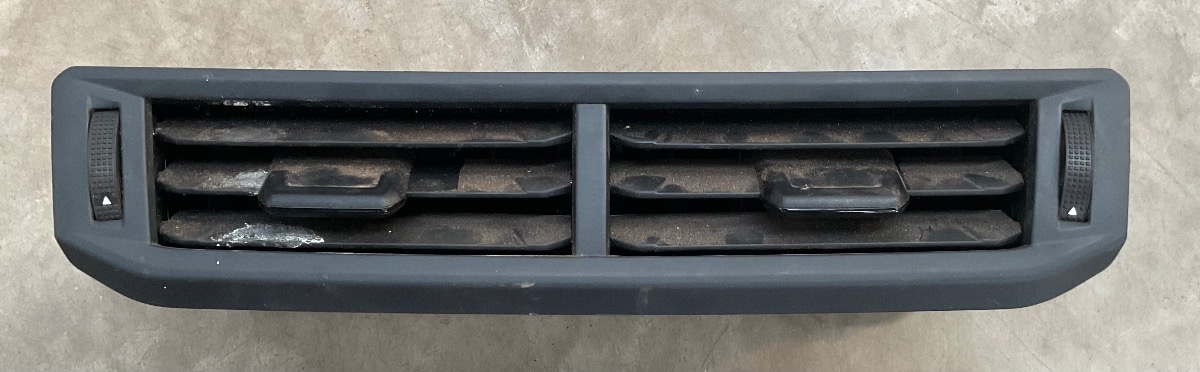 POLO MK 8/9 CENTRE DASH AIRVENT