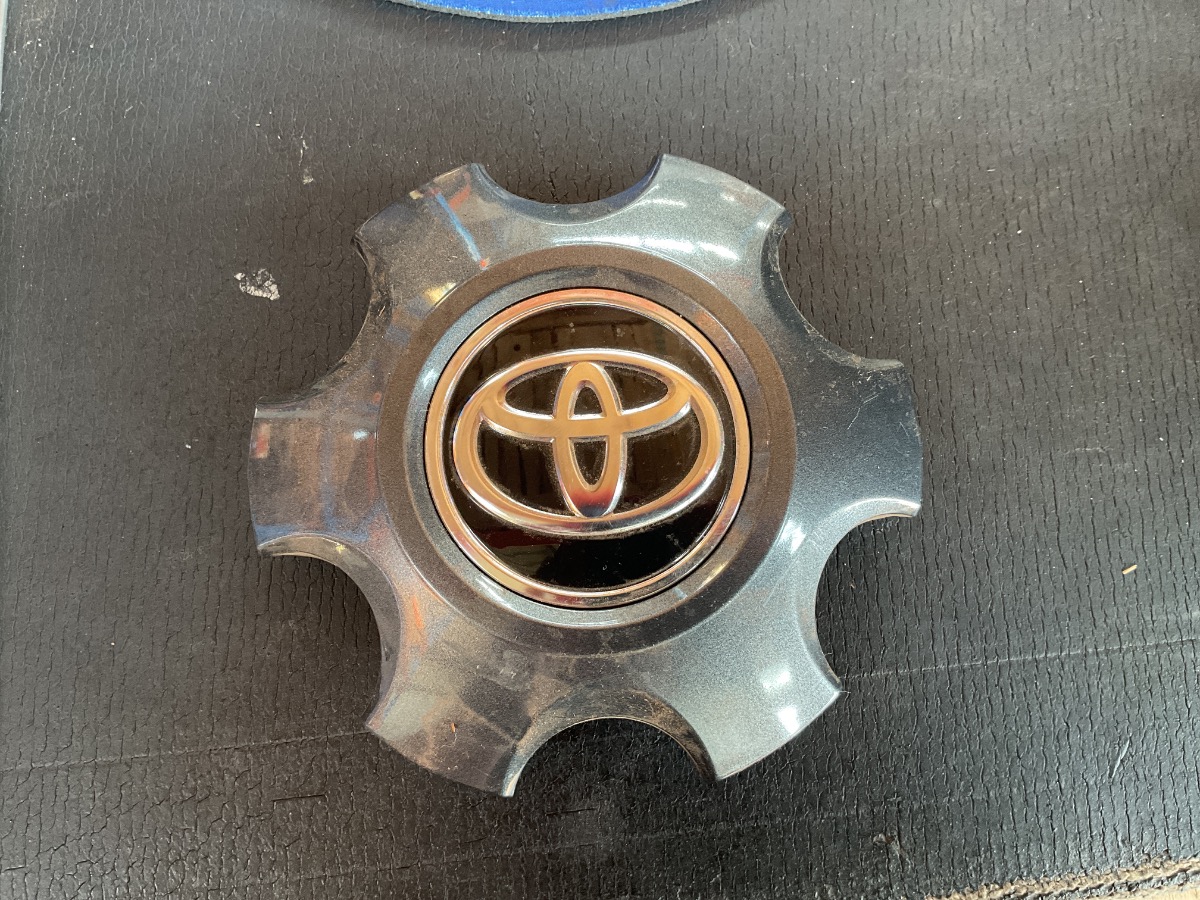 HILUX GD CENTRE CAP