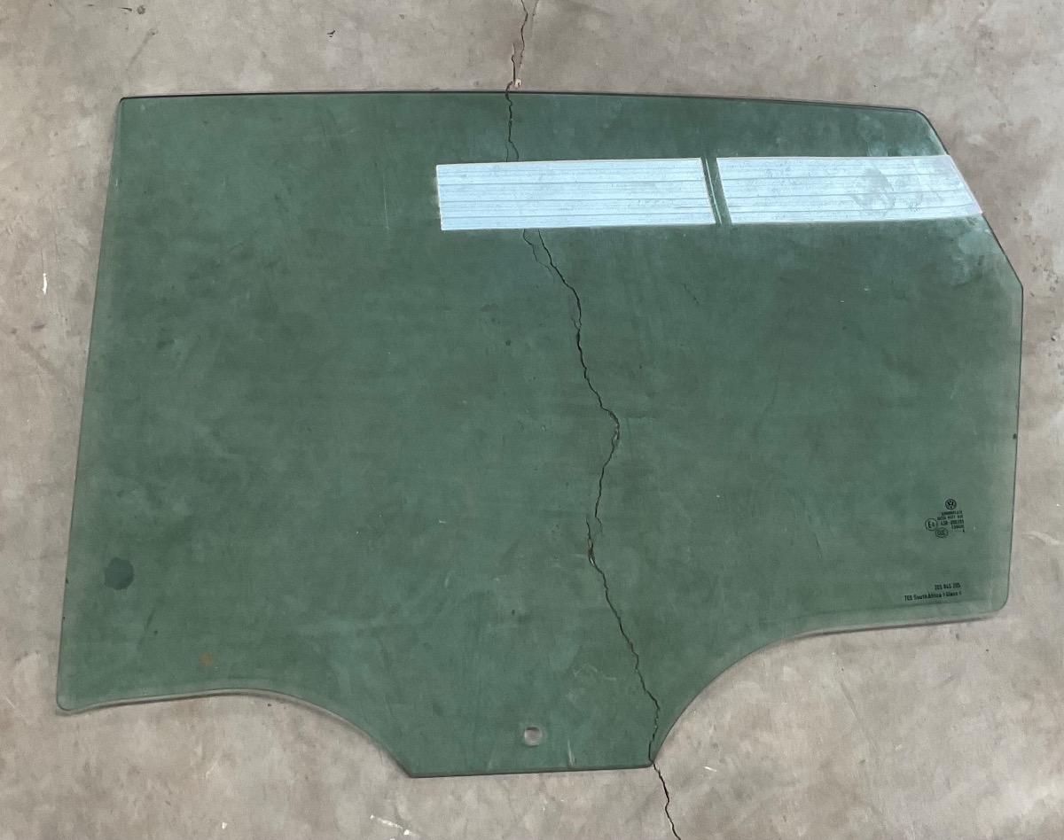 POLO MK8/9 LEFT REAR DOOR GLASS