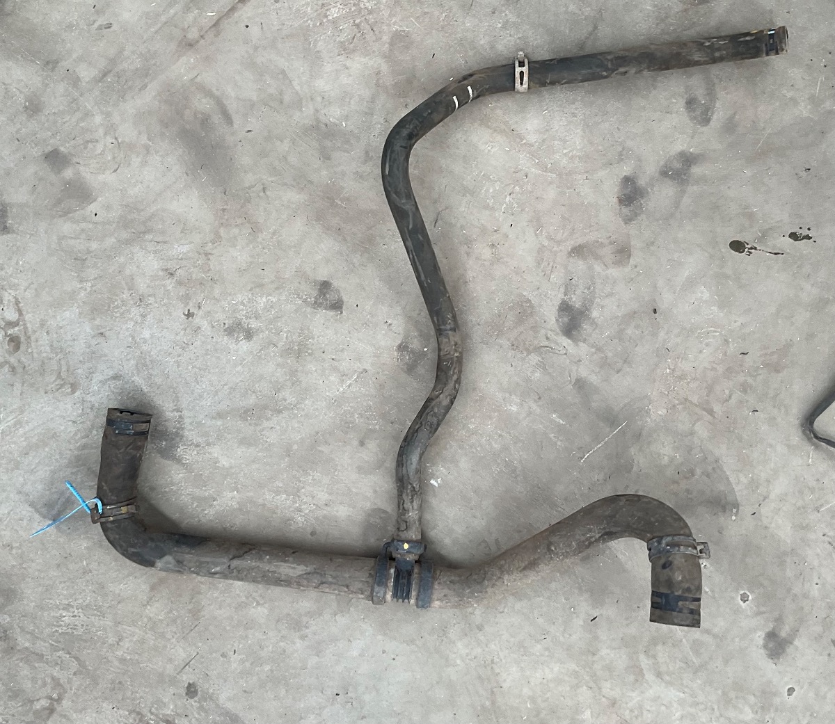 NP200 1.5 DCi WATER PIPE