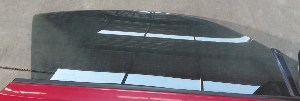 86 RIGHT DOOR GLASS