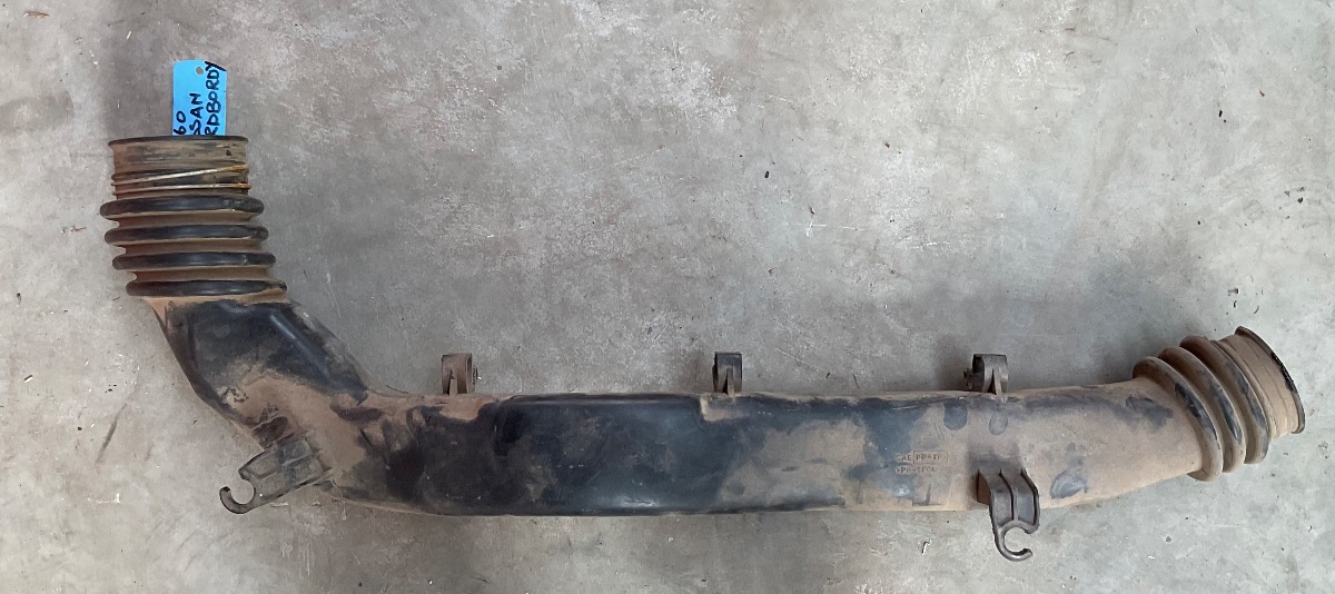 NP300 AIR PIPE