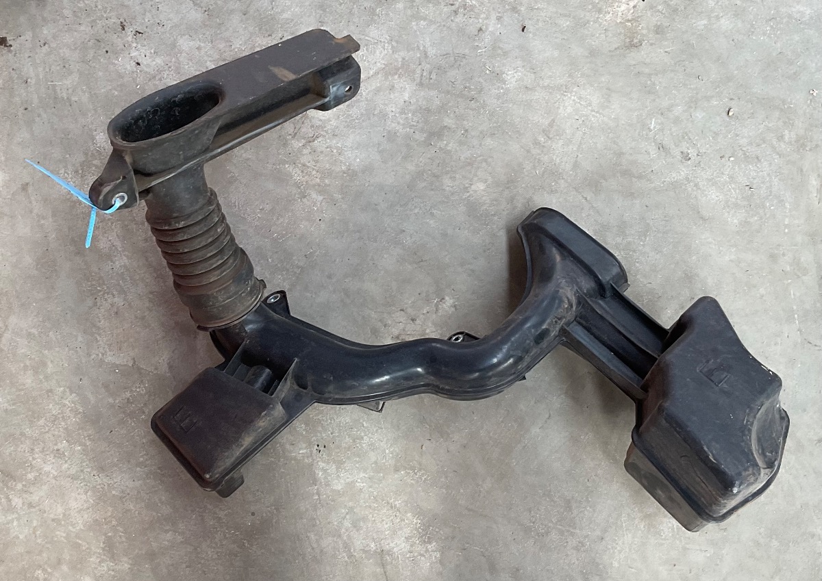 COROLLA HYBRID AIR PIPE