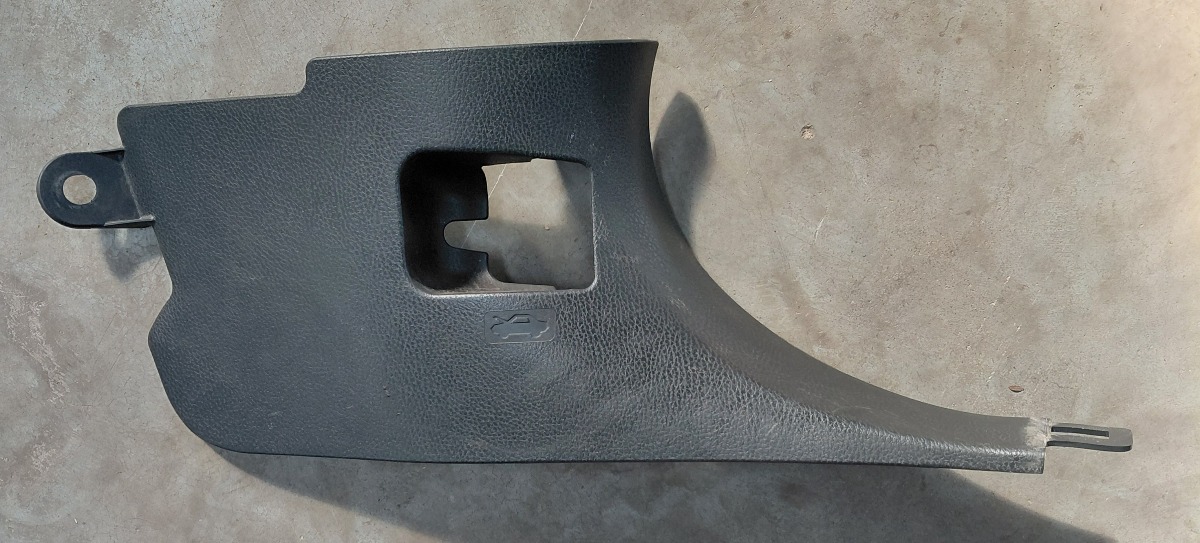 86 RIGHT LOWER A-PILLAR TRIM