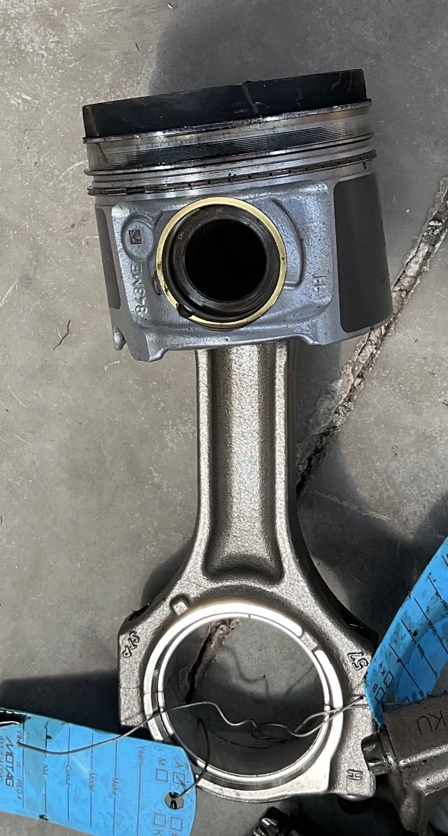 X3 sDRIVE 18d M-SPORT (G01) PISTON AND CONROD