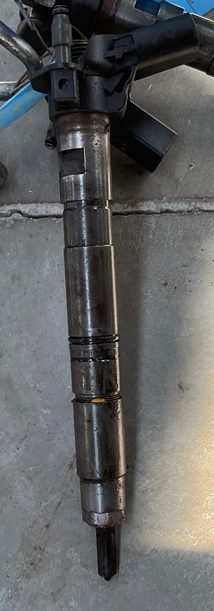 A4 2.0 TDI INJECTOR