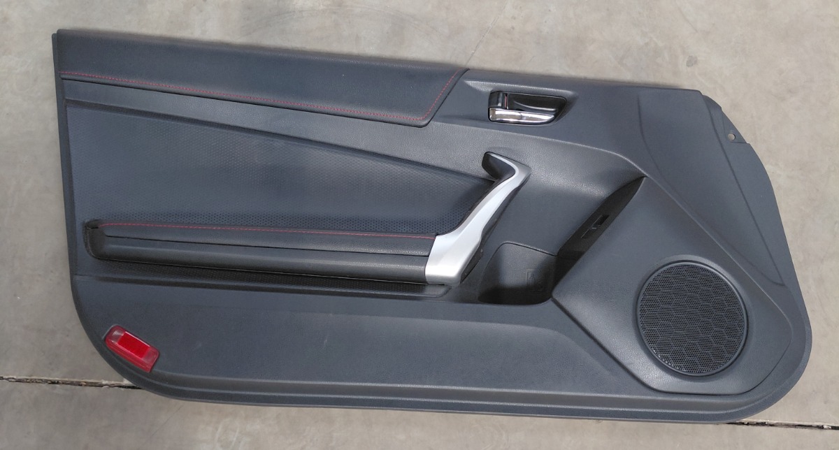 86 LEFT DOOR PANEL