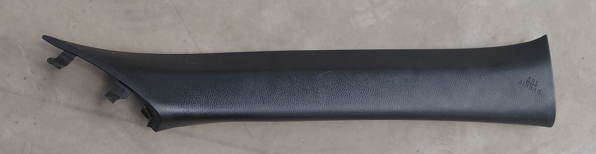 86 RIGHT A PILLAR TRIM