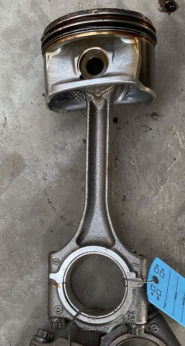 POLO CLP PISTON AND CONROD