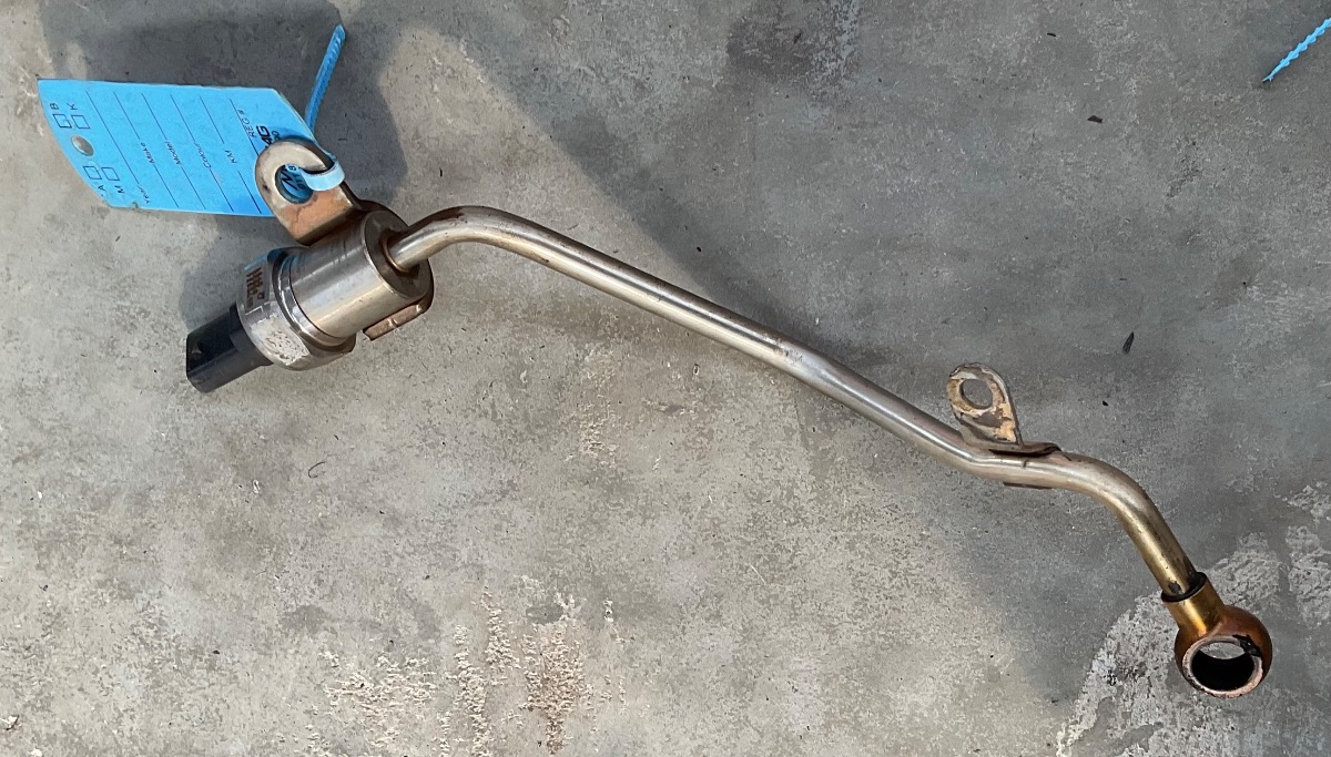 X3 sDRIVE 18d G01 Pipe, backpressure