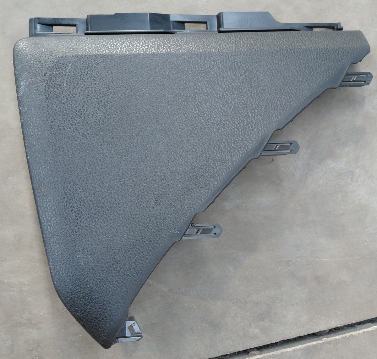 86 LEFT LOWER DASH COVER