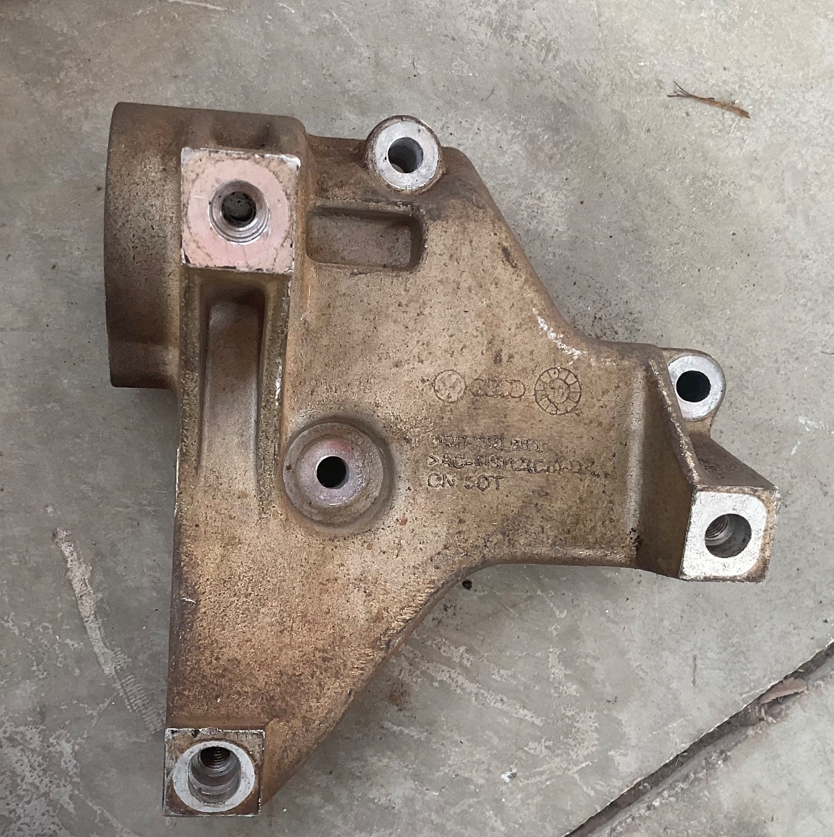 POLO CLP 1.4 MOUNTING BRACKET