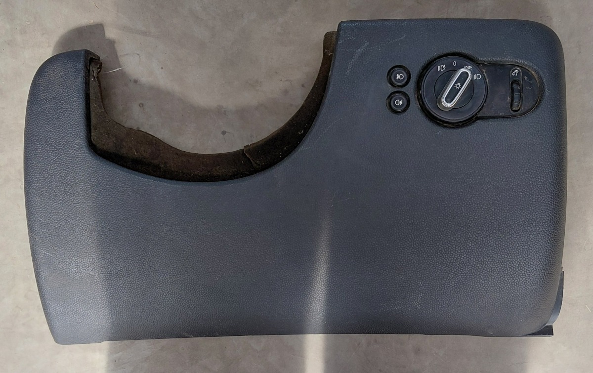 F56 RIGHT LOWER DASH TRIM W/O SWITCH