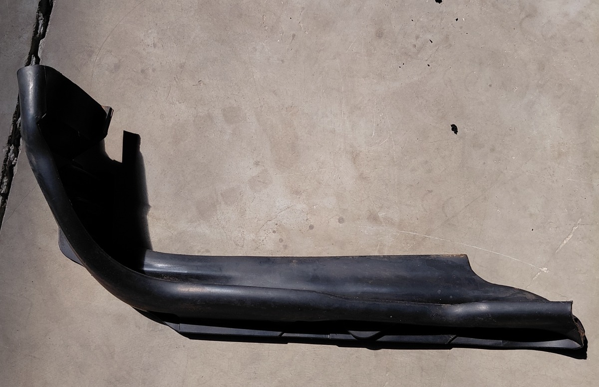 F56 FRONT LEFT FENDER SEAL