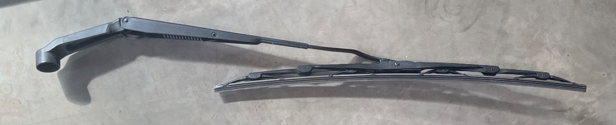 FRONX LEFT FRONT WIPER ARM