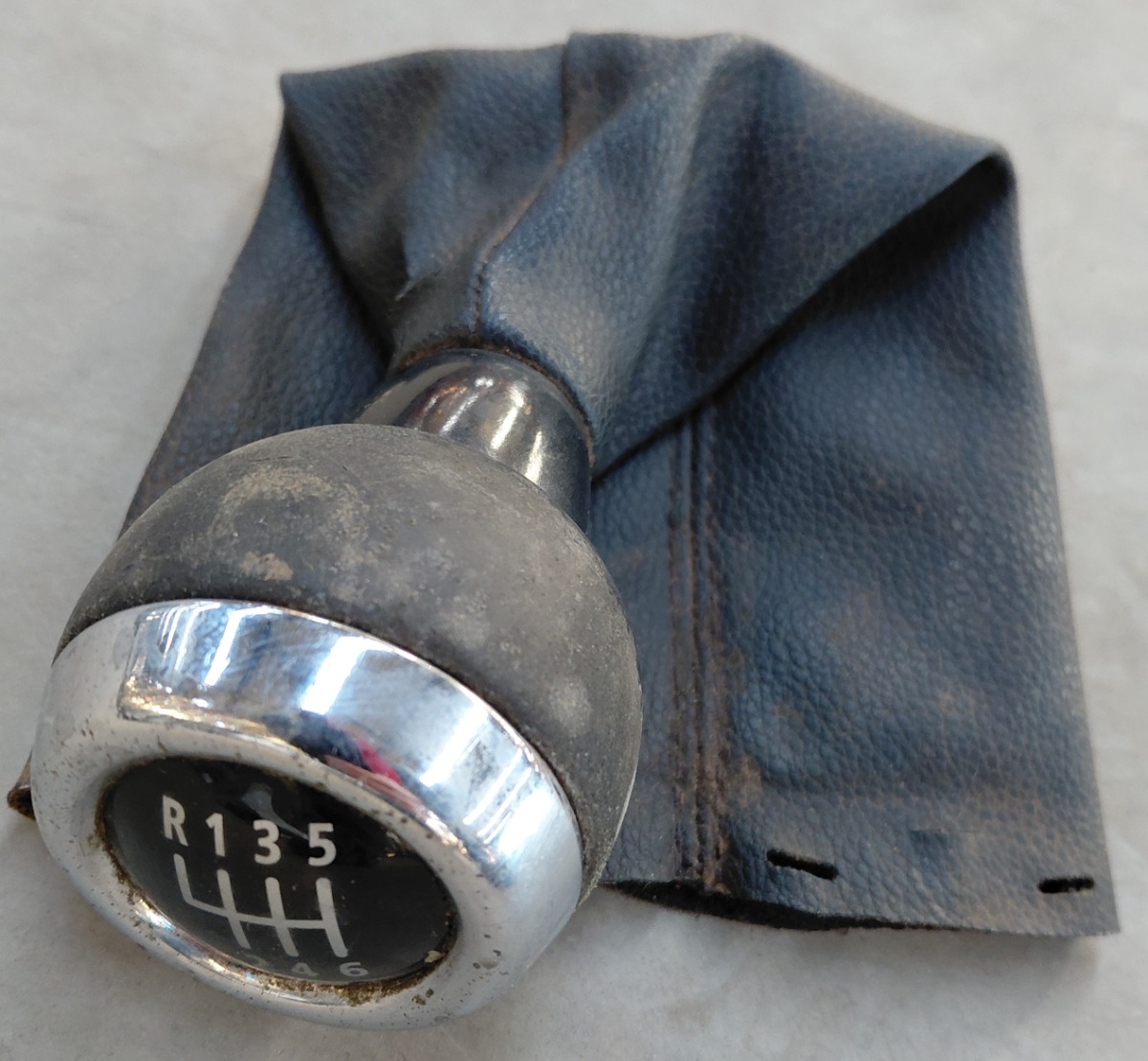 R56 6-SPEED GEAR KNOB WITH BOOT