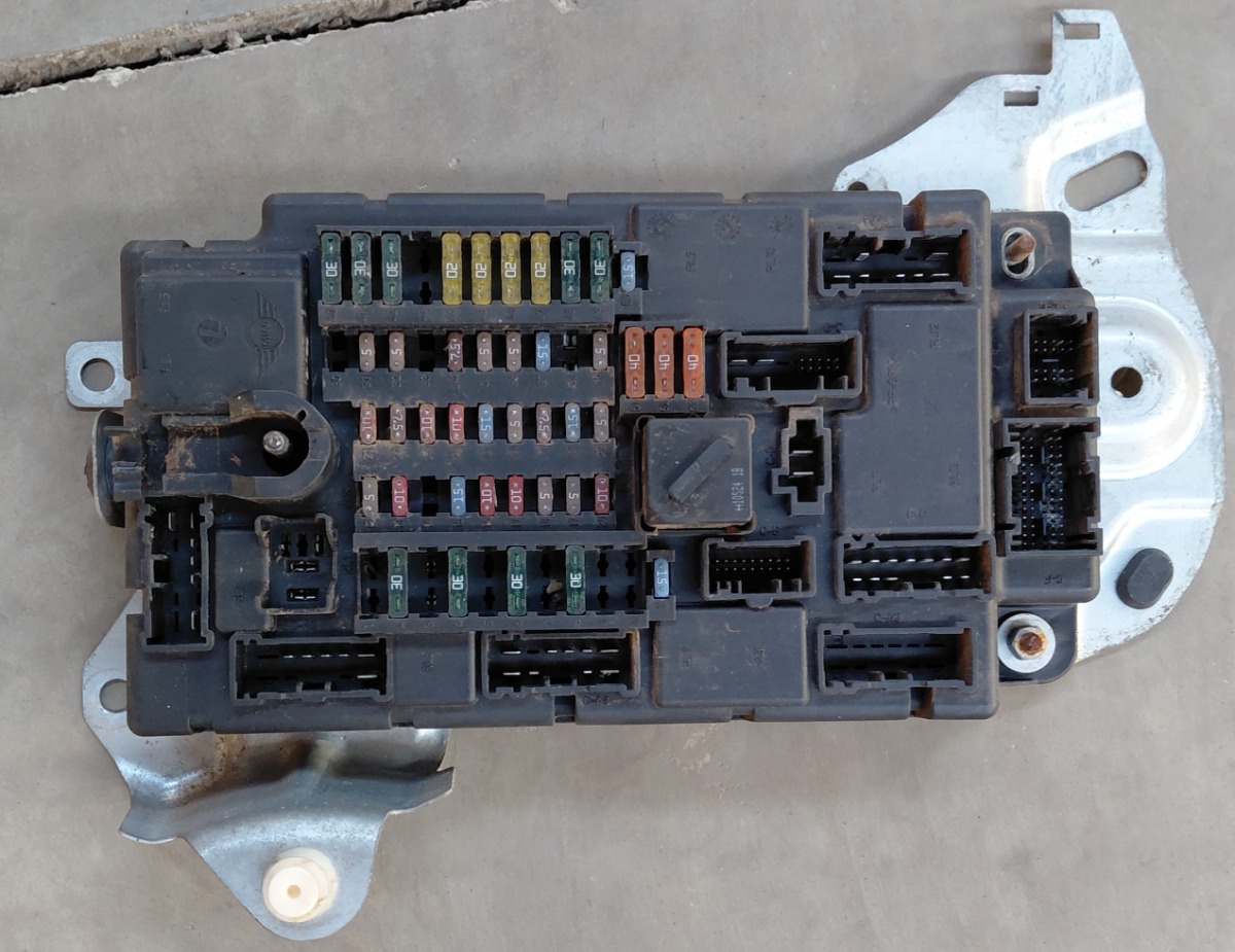 R56 FUSE BOX INTERRIOR