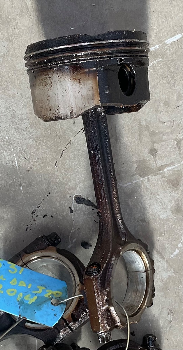 I20 1.2 PISTON AND CONROD