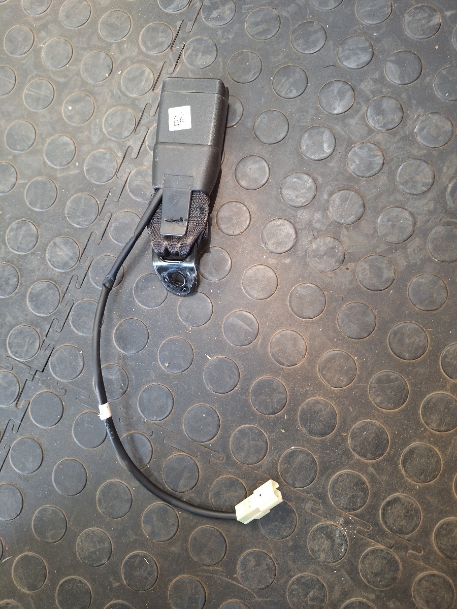 FRONX SEAT BELT CLIP